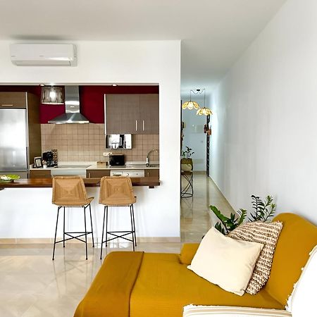 Apartamentos Mares De Lava - Puerto Del Carmen Пуэрто дель Кармен Экстерьер фото